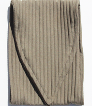 Load image into Gallery viewer, Alice Olive